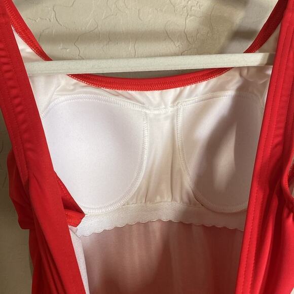 Lands end red full coverage one piece swimsuit - Picture 5 of 8